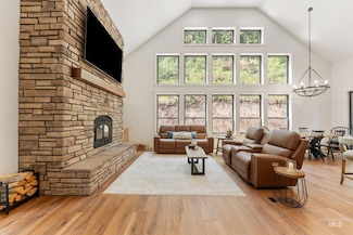 61 Chargers Dr, Boise, ID 83716
