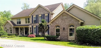 95 W Hickory Grove Rd, Bloomfield Hills, MI 48304