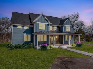 4 Chatham Ln, Danvers, MA 01923