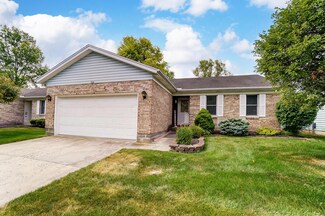 816 Spring Lake Cir, Enon, OH 45323
