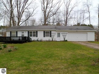 2009 Duquesa Ct, Weidman, MI 48893