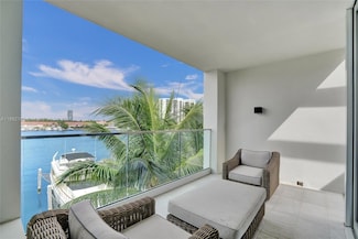 3750 Yacht Club Dr Unit 2, Miami, FL 33180