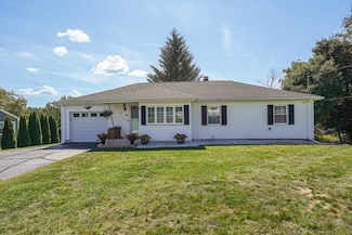 8 Sawmill Rd, Dudley, MA 01571
