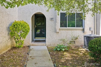 97 Thoreau Dr, Plainsboro, NJ 08536