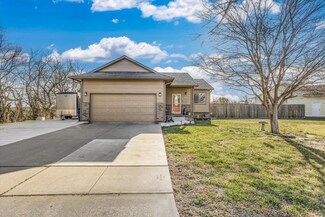 1162 N Longview Dr, Valley Center, KS 67147