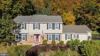 691 Twin Bridge Dr, Wayne, PA 19087