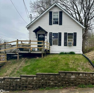 911 Wells St, Burlington, IA 52601