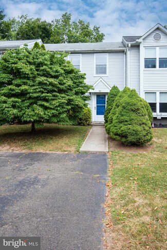 32 Cavalry Dr, Horsham, PA 19044