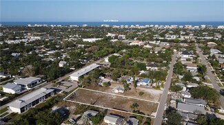 1216 Rosemary Ln, Naples, FL 34103