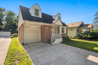 818 Margret St, Des Plaines, IL 60016