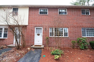 75 Oakridge Dr, Londonderry, NH 03053