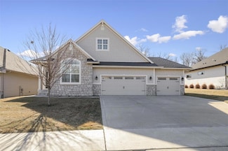 14440 Holcomb Ave, Urbandale, IA 50323