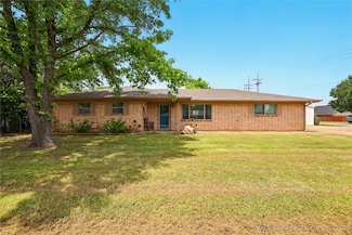 300 Michele St, Calera, OK 74730