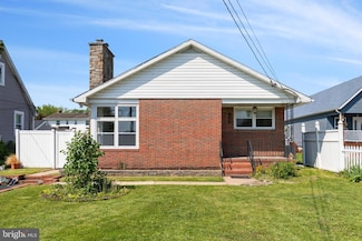 8211 Beach Dr, Dundalk, MD 21222
