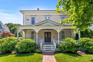138 Lincoln St Unit 2, Newton Highlands, MA 02461