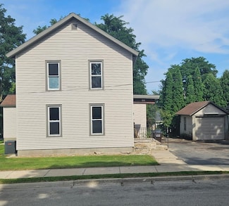 139 S Church St, Whitewater, WI 53190