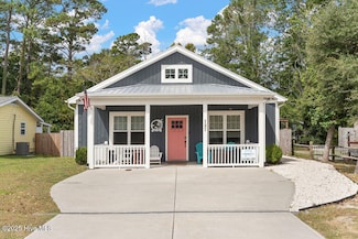 127 NW 20th St, Oak Island, NC 28465