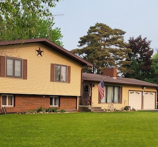 N9407 32nd Dr, Berlin, WI 54923