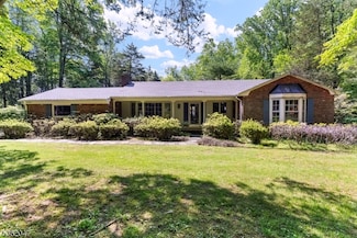 98 Dreahook Rd, Whitehouse Station, NJ 08889