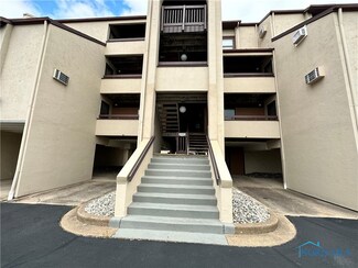 1801 E Perry St Unit 2, Port Clinton, OH 43452