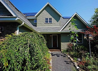 126 Sleepy Hollow Rd, Athens, NY 12015