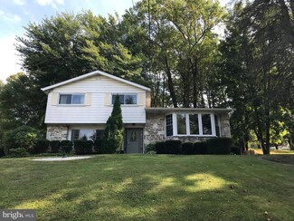 627 Oriole Ln, Dresher, PA 19025