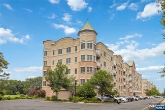 3104 Windsor Park Ct Unit 130, Englewood, NJ 07631