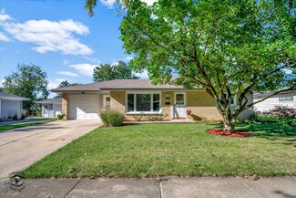 1018 Maitland Dr, Lockport, IL 60441