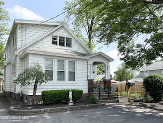 128 Mariaville Rd, Schenectady, NY 12306