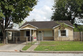 4206 Gano St, Houston, TX 77009
