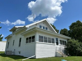 906 Harmon, Tama, IA 52339