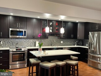 610 Valley Stream Cir, Feasterville Trevose, PA 19053