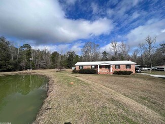 40 Mystic Springs Rd, Mc David, FL 32568