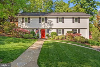 6208 Foxcroft Rd, Alexandria, VA 22307