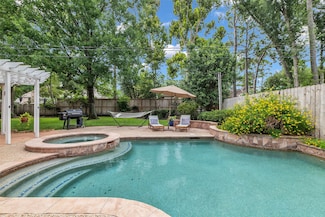 8723 Kennet Valley Rd, Spring, TX 77379