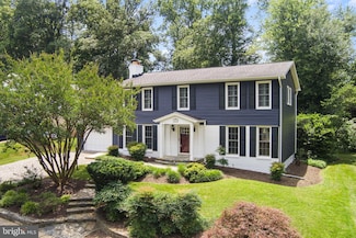 1910 Miracle Ln, Falls Church, VA 22043