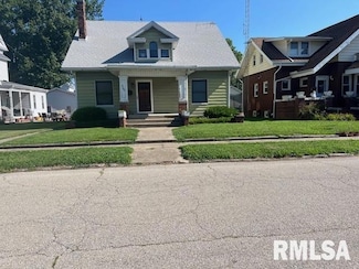 507 E Market St, Taylorville, IL 62568