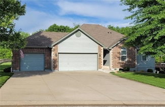 1704 Mystery Hill Dr, Pleasant Hill, MO 64080
