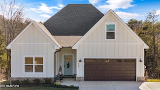 856 Pinebrooke Dr, Maryville, TN 37801