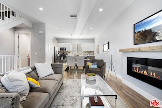 14058 Collins St, van Nuys, CA 91401
