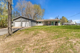 1513 Hindenburg Dr, Fayetteville, OH 45118