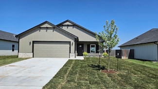 1408 N Sedgwick St, Garden Plain, KS 67050