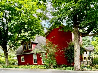 490 W Poplar St, Zionsville, IN 46077