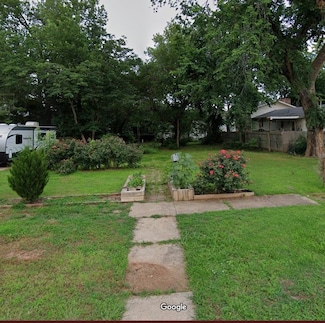 505 N 4th St, Ponca City, OK 74601