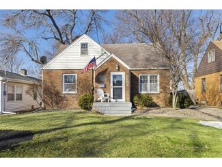 1218 57th Place, Des Moines, IA 50311