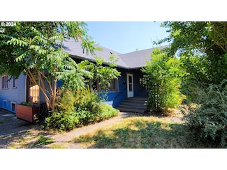 316 N 9th St, Cottage Grove, OR 97424