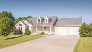 3051 Timber Creek Cir, Riverside, IA 52327
