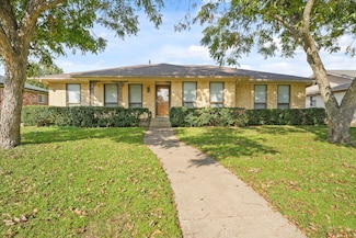 5823 Marview Ln, Dallas, TX 75227