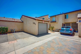 596 Parkview Dr, Lake Elsinore, CA 92530