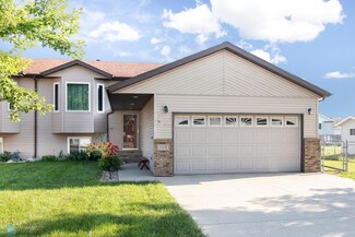 1019 4th Ave W, West Fargo, ND 58078